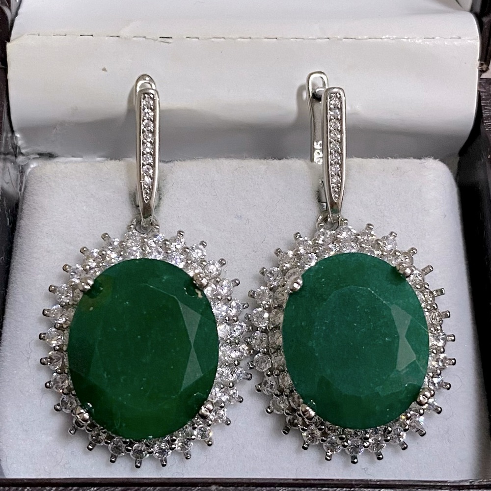 Luxury Emerald Earrings (925 silver)